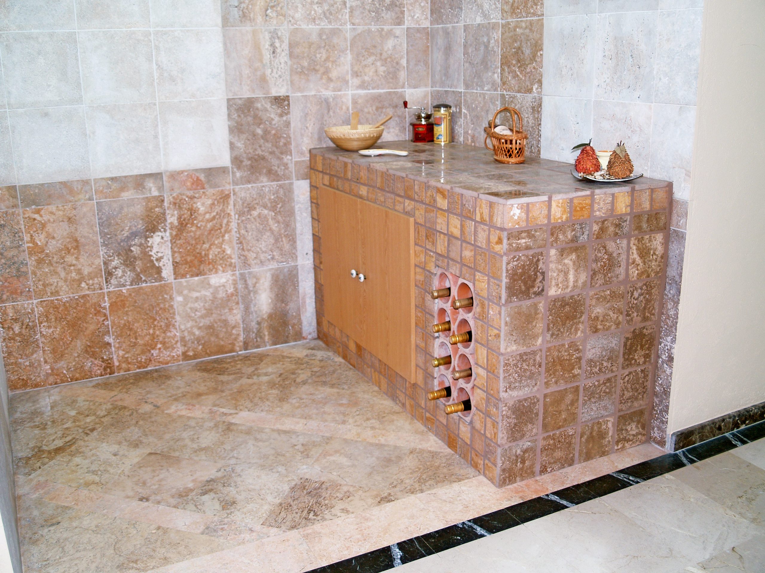 Travertine_Kitchen_Olivillo_Noce-scaled-1.jpg